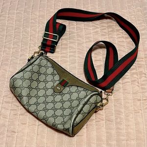 Small Gucci crossbody